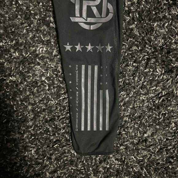 Reebok One Series Running Tights/Leggings in Black and Neon Green - Picture 6 of 10